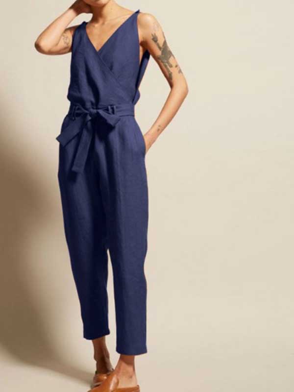 Elegant V-Neck Sleeveless Jumpsuit – Chic & Flattering Fit