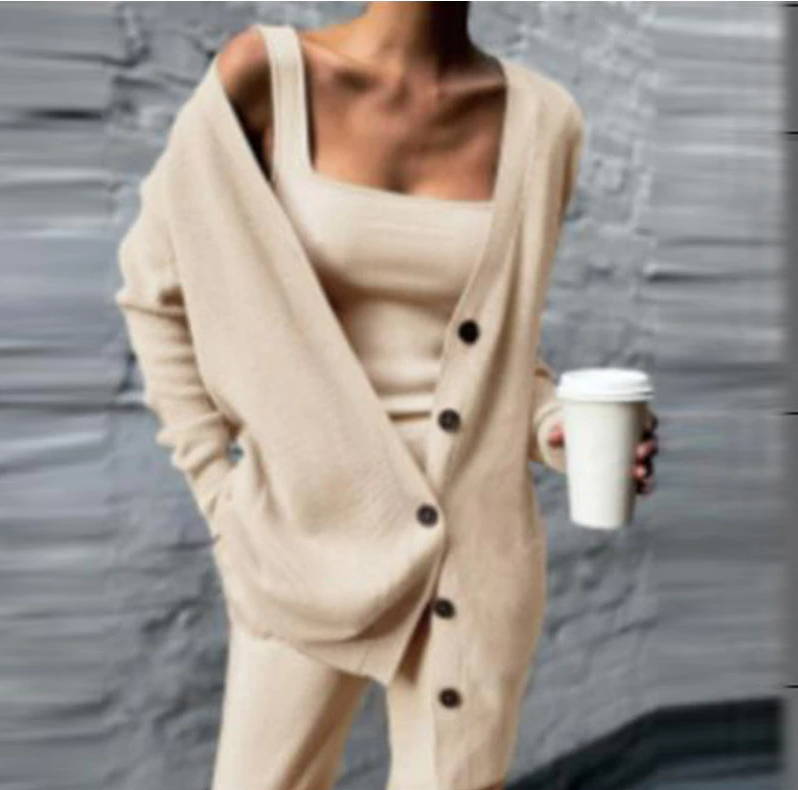 Cozy Knit 3-Piece Lounge Set – Stylish & Comfortable Outfit