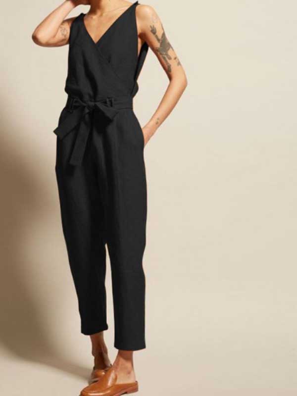 Elegant V-Neck Sleeveless Jumpsuit – Chic & Flattering Fit