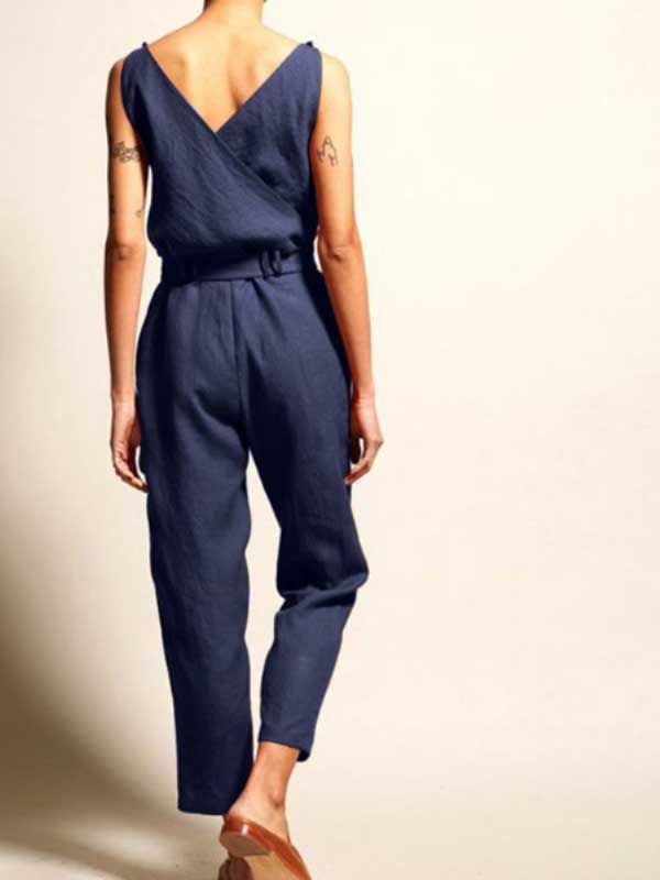 Elegant V-Neck Sleeveless Jumpsuit – Chic & Flattering Fit